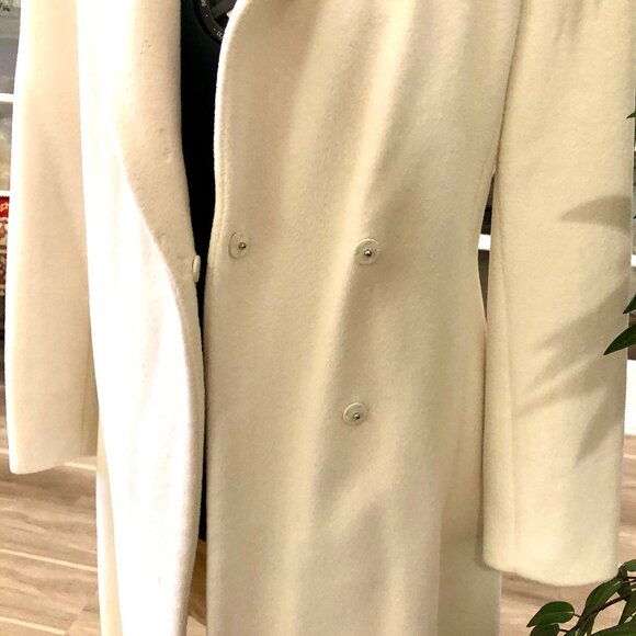 Creamy White Calvin Klein Angora/Wool blend belted Trench Coat, Size 6 - Picture 11 of 16